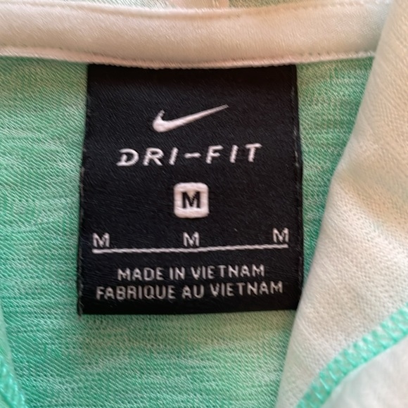 Woman’s Nike Dri Fit Hoodie Teal Medium - Picture 4 of 6